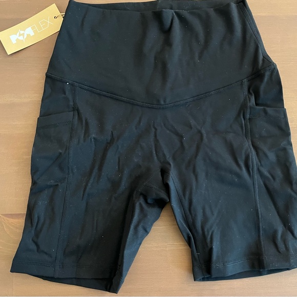 POPFLEX Pants - POPFLEX supersculpt shorts w/ pockets!